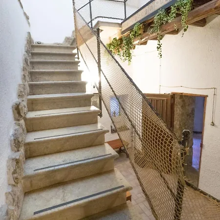 بيت ضيافة Abbaziaericina
